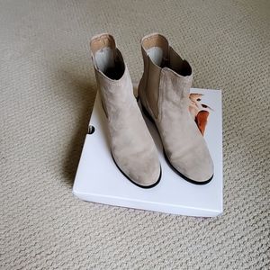 Hush puppies booties